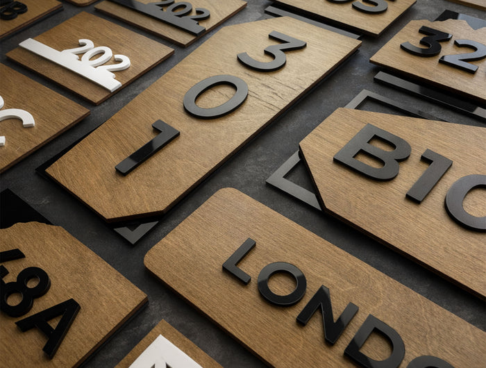 <h2><strong>Premium door signs crafted</strong></h2>