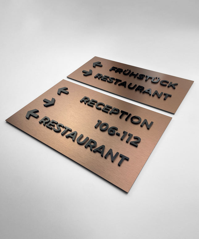 Signalétique directionnelle en aluminium et verre acrylique – design  Bronze Standard